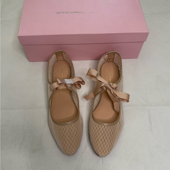 “INTENTIONALLY______.” Elegant Pink Ballet Flats - Picture 5 of 9